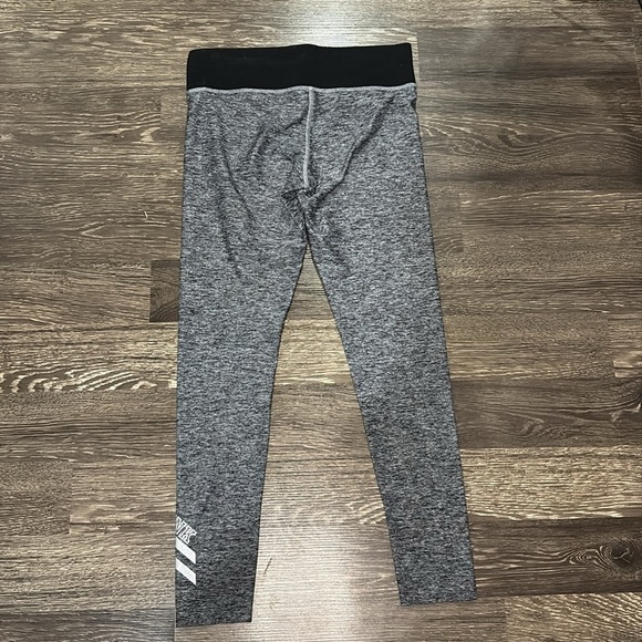PINK Victoria's Secret Gray Leggings size small - Picture 2 of 4